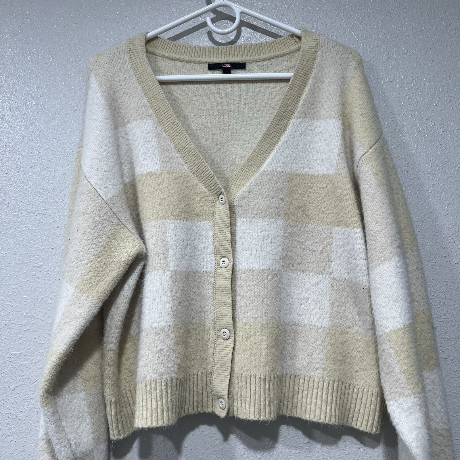 Cárdigan relajado VANS Winter Checker blanco crema abotonado para mujer talla grande”