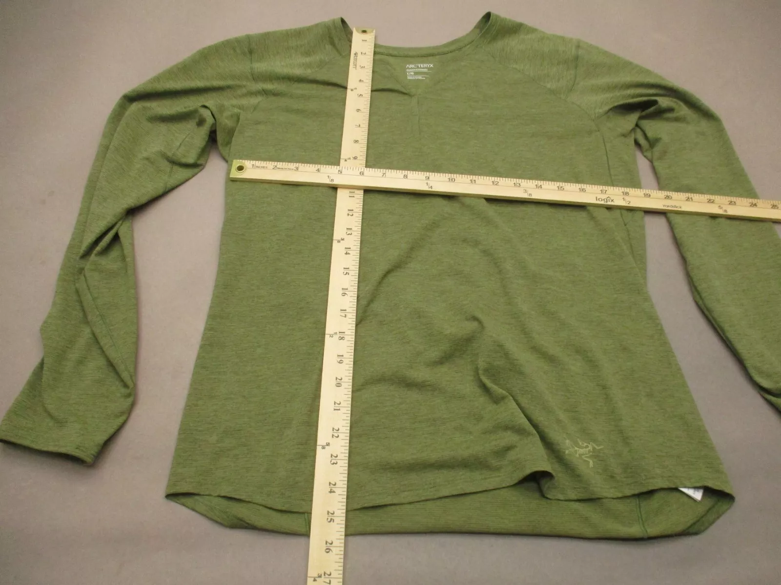 arcteryx v-neck stretch long sleeve fitted athletic shirt