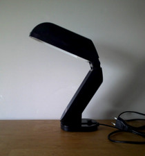 LAMPADA DA TAVOLO VINTAGE  TUCANO anni 80    VINTAGE TUCANO TABLE LAMP 80s