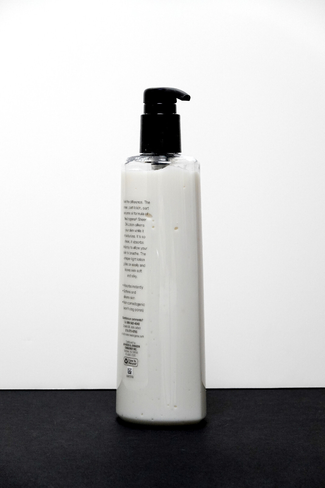 Neutrogena Sheer Oil-Lotion Light Sesame Formula (32oz Bottle, New With Box)