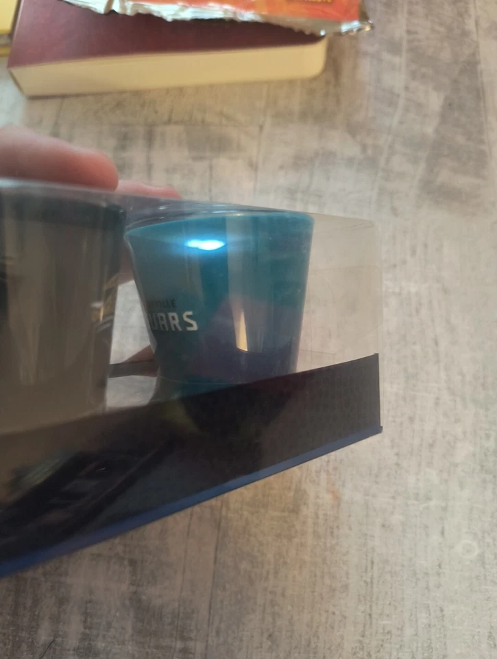 Pack de 4 vasos de chupito Jacksonville Jaguars juego de regalo. 1 OZ. Acrílico. Apto para lavavajillas. Foto 3 de 3