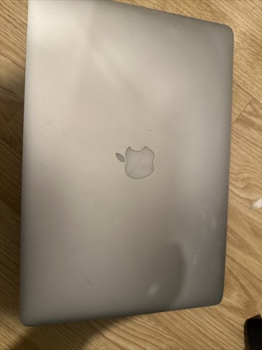 Remplacement de l'écran complet du MacBook Pro 15 Unibody 2,53 GHz mi-2009