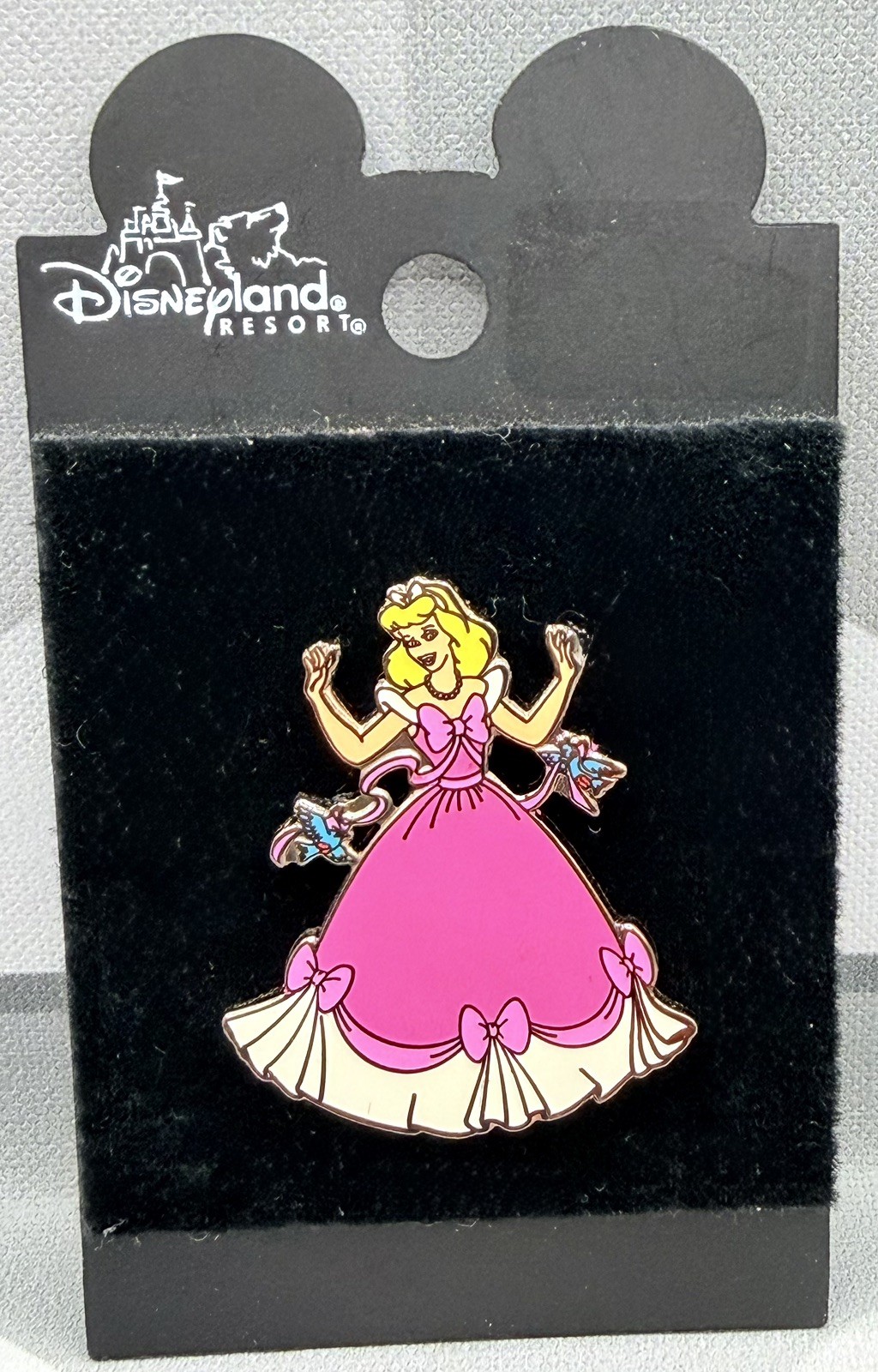DLR - Princess Month Series Cinderella and Blue Birds Very RARE Disney Pin 4154