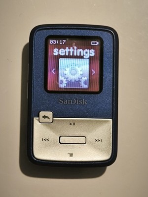SanDisk Sansa Clip+ MP3 Player schwarz Digitalanzeige FM Radio Diktiergerät