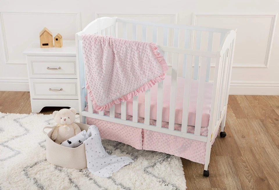 Mini berço portátil American Baby Company Heavenly Soft Minky Dot 3 peças - Imagem 3 de 4