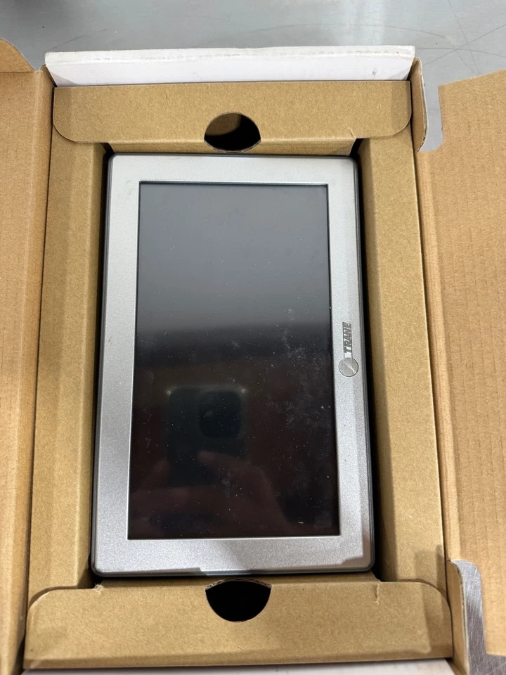 Trane ComfortLink II XL1050 – Smart Zoning Thermostat - Image 2 of 4