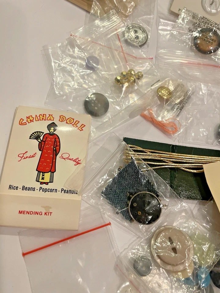 Buttons Vintage and New Button Lot All Sizes and Colors - Image 4 of 4