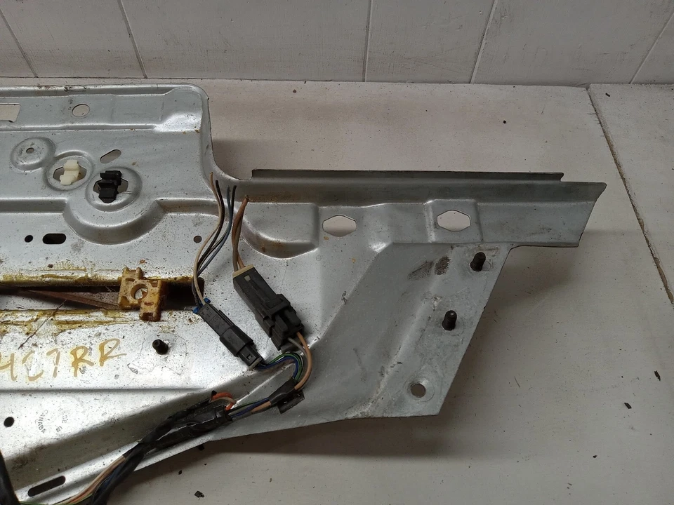 92-96 PONTIAC BONNEVILLE ЗАДНИЙ ПРАВЫЙ БОКОВОЙ СТЕКЛОПОДЪЕМНИК С ДВИГАТЕЛЕМ OEM, 135-01741 - Изображение 3 из 4