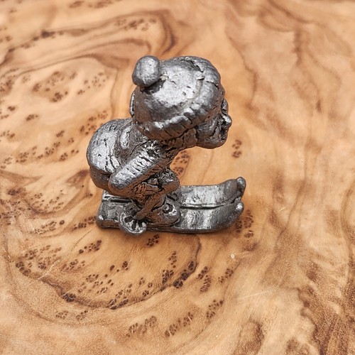 Smaller Miniature Skiing Child Or Grandma Pewter Figure - Picture 5 of 8