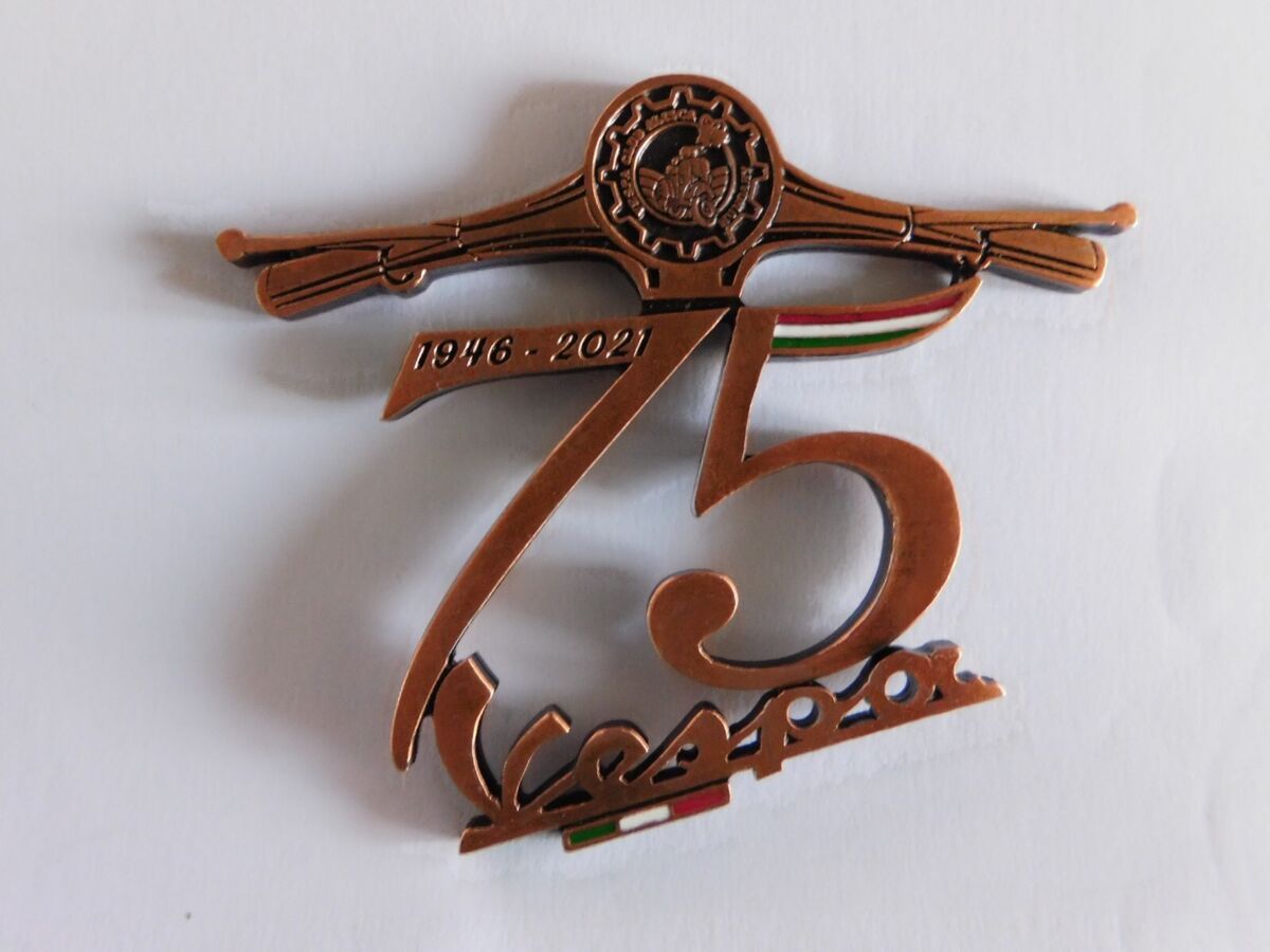 Badge Vespa 150 EMBL03