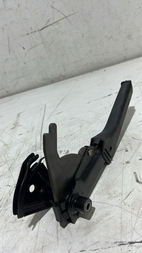 VOLVO 945 ESTATE 2.4 PETROL HANDBRAKE PARKING BRAKE LEVER MECHANISM - Picture 4 of 6