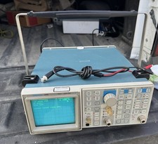Tektronix 2710 Spectrum Analyzer 9kHz to 1.8GHz