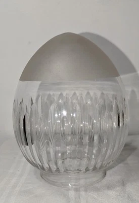Globe tulipe obus luminaire conique verre taillé transparent givré Oeuf Ancien  - Photo 1/3