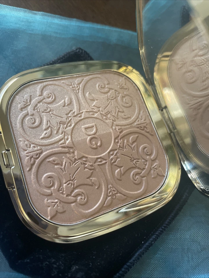 Dolce & Gabbana Solar Glow Illuminating Powder Duo in Shade # 3 Golden Sand NEW - Image 2 of 4