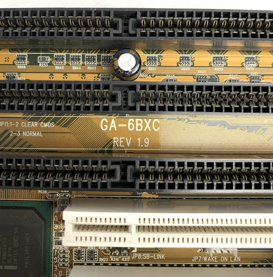 Placa Base Vintage Gigabyte GA-6BXC Rev:1.9 - ISA PCI AGP SDRAM ATX Slot 1 - Imagen 3 de 4