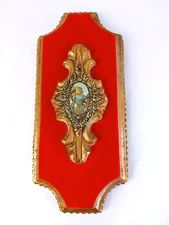 Vtg Jaru Plaster & Red Velvet Wall Hanging Plaque Scrollwork w Woman Cntr #17432