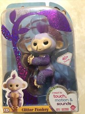WowWee AUTHENTIC Fingerlings Glitter Monkey - Kiki Purple Glitter