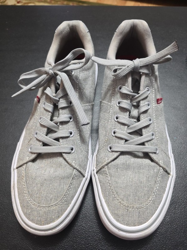 Mens Sz 10 Levis Turner Low Cut Oxford Style Sneaker MINT