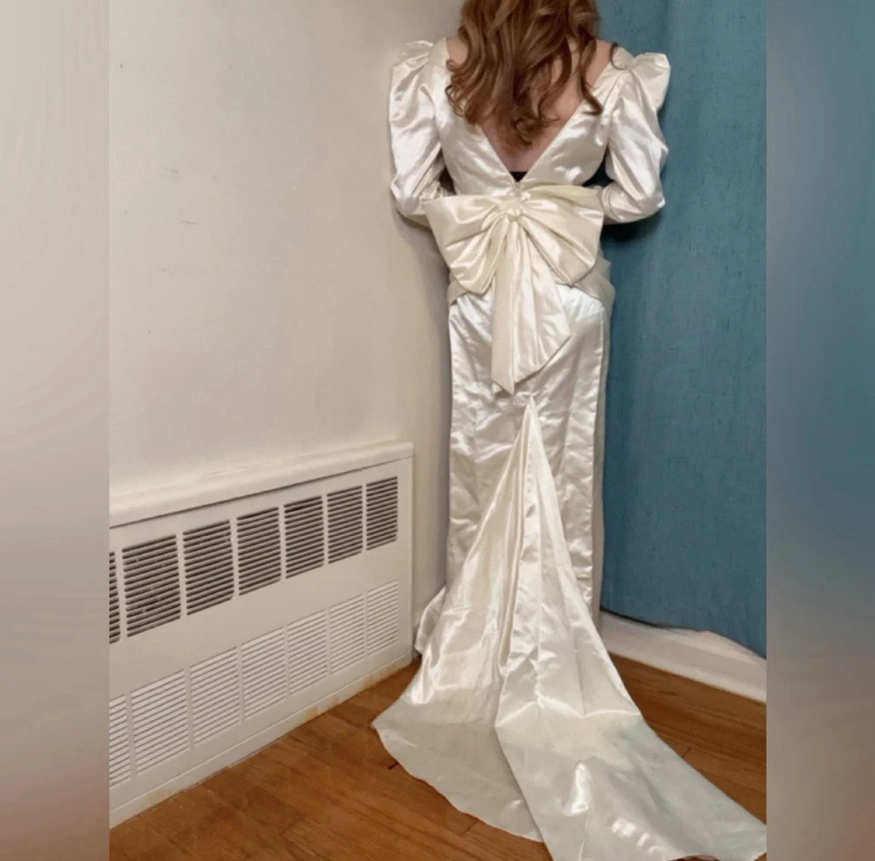 Vintage 1980s Long Sleeve Satin Wedding Dress - Size 2 - Image 3 of 4