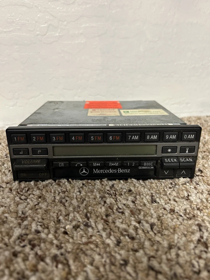Reproductor de casete estéreo de radio Becker fabricante de equipos originales de fábrica para Mercedes W124 1986-1993 Foto 2 de 4