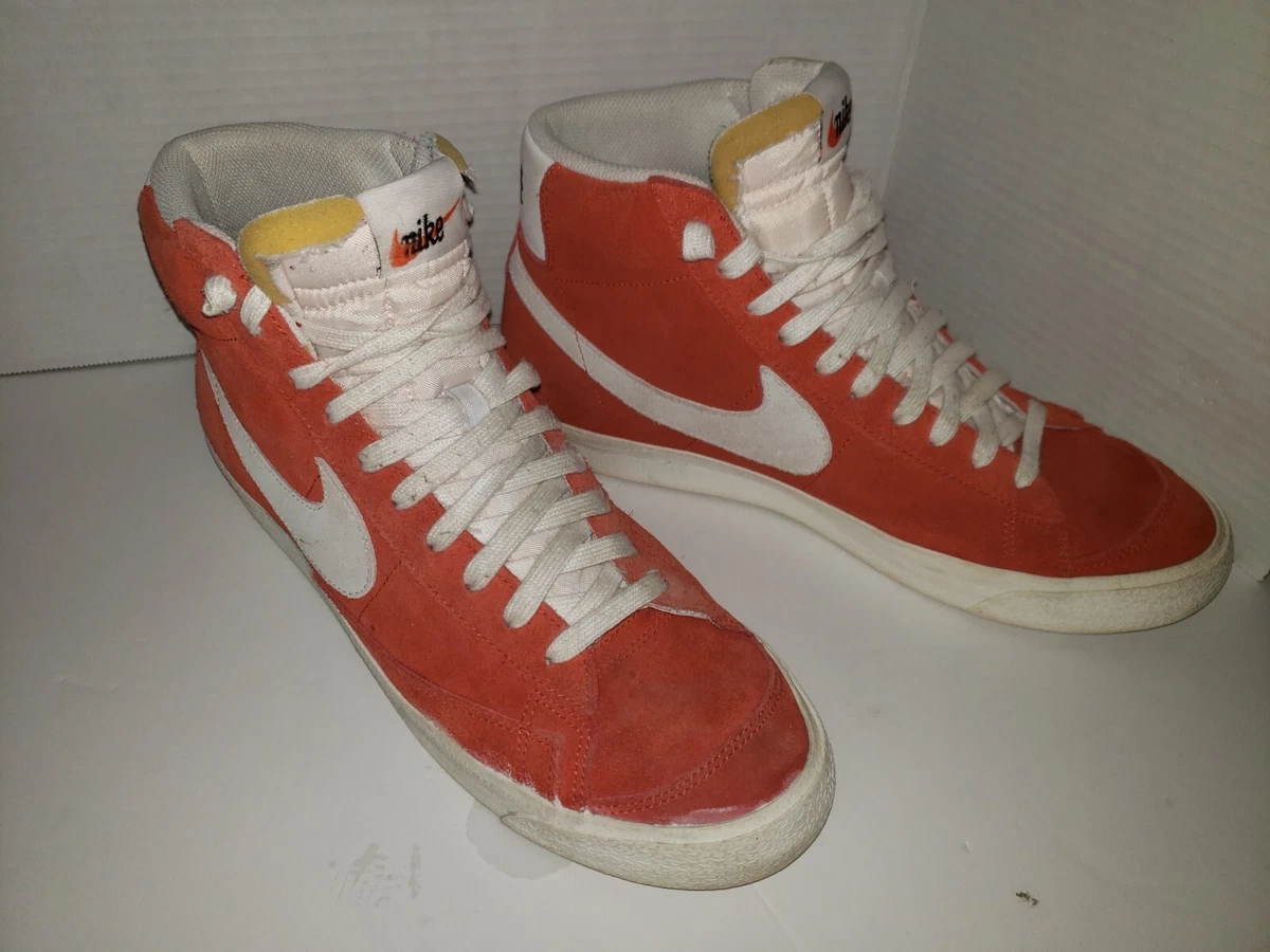 Nike Men\'s Blazer Mid \'77 Suede \'Texas Longhorns\' Lace up Sneakers size 9 Texas Sneakers | A burnt orange pair of Women main image 3