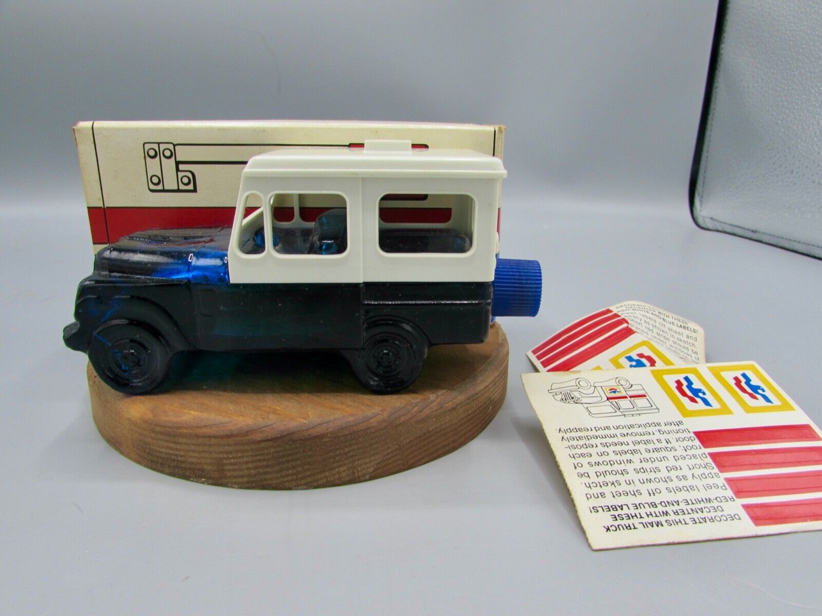 Vintage Avon Extra Special Mail Truck original box with Unused stickers NOS