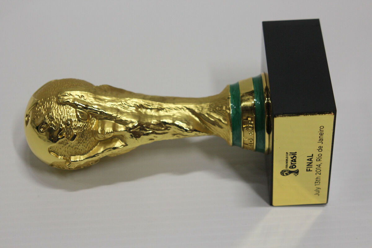 RARE - Official 2014 FIFA Soccer World Cup Final Mini Trophy Brasil  Souvenir 7"