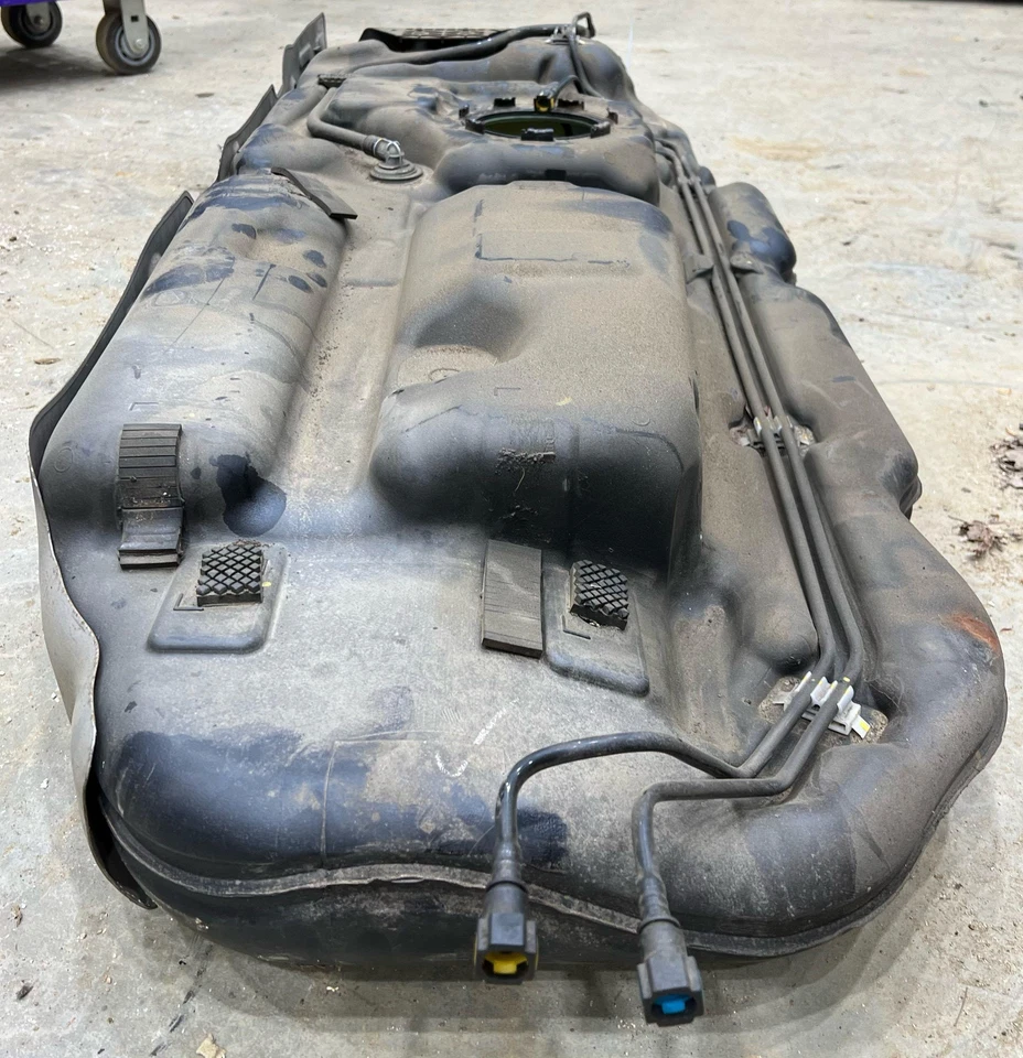 Conjunto de tanque de combustible Kia Sedona 2015 2016 21,5 galones OEM 31150A9500 Foto 2 de 4