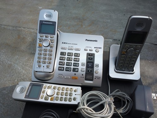 Telefon bezprzewodowy Panasonic KX-TG6071S - działa