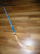 VINTAGE CHRIS PRONGER AUTOGRAPHED FULL SIZE LIMITED EDITION HOCKEY STICK PROMO