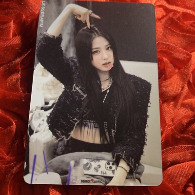 YUNJIN LE SSERAFIM T Blue Edition Celeb K-pop Girl Photo Card Sour Cherry