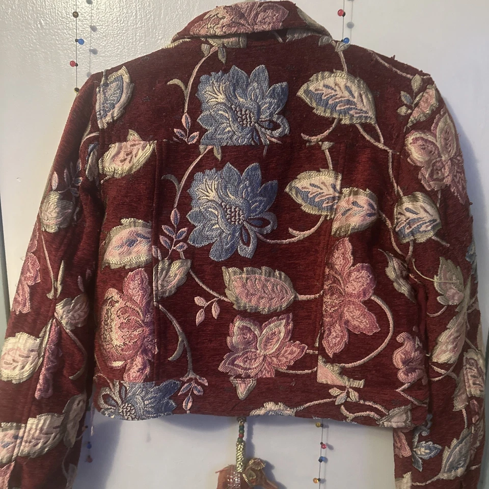 Chaqueta floral Forever 21 para mujer talla Lg Foto 3 de 4