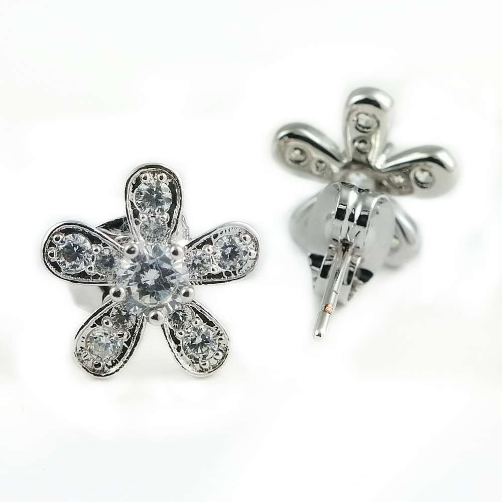 Fashion Jewelry - 18k White Gold Plated Flower Stud Earrings