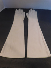 CARESSE LADIES BEIGE ALL NYLON GLOVES UNLINED SIZE 6.5