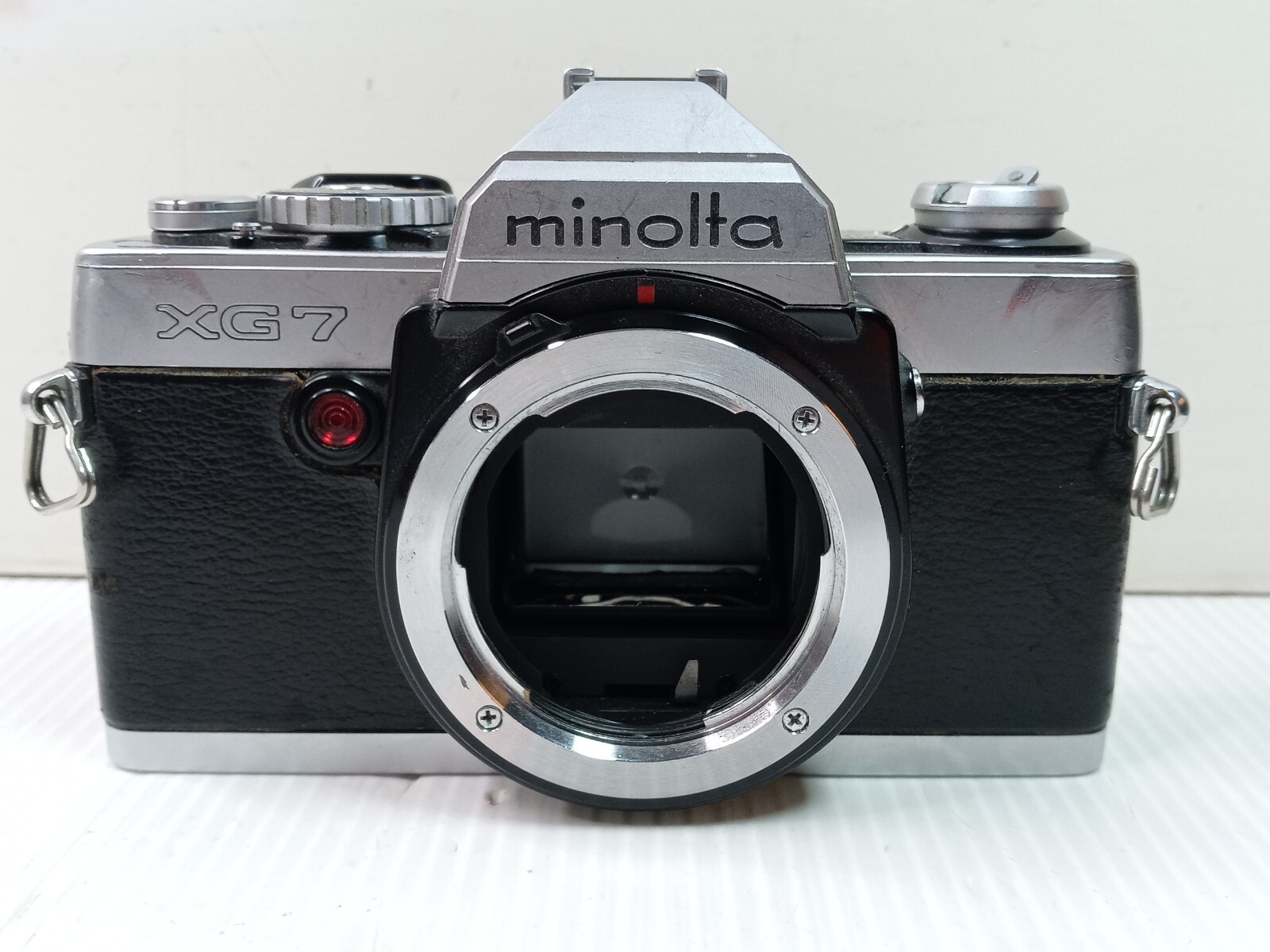 Minolta XG-7 35mm SLR Vintage Film Camera WORKING CONDITION