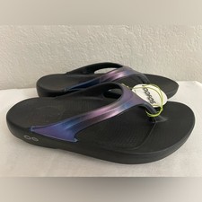 OOFOS Women's OOlala Luxe Recovery Sandals Size 6 in Purple Iridescent
