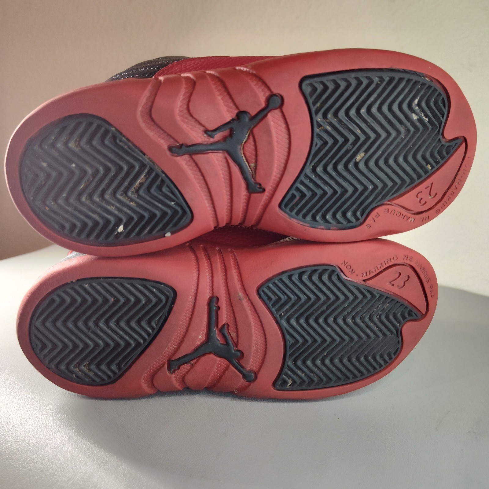 Nike Air Jordan 12 Retro Flu 2016 TD 850000-002 Toddler's 10C Black Red Sneakers thumbnail 5