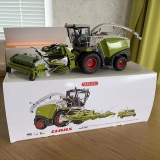 WIKING CLAAS '1:32' SCALE JAGUAR 860 FORAGE HARVESTER Orbis 750 and Pick Up 300