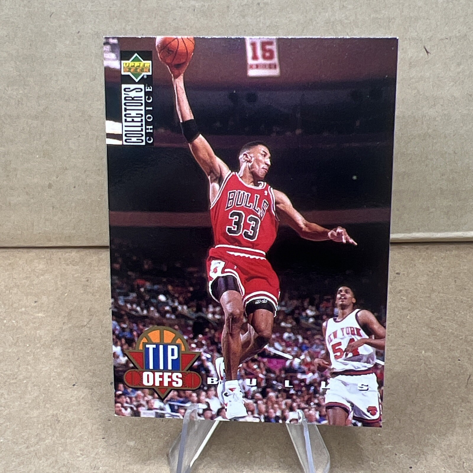 1994-95 Scottie Pippen #169 Upper Deck Collectors Choice Tip Offs Chicago Bulls Card