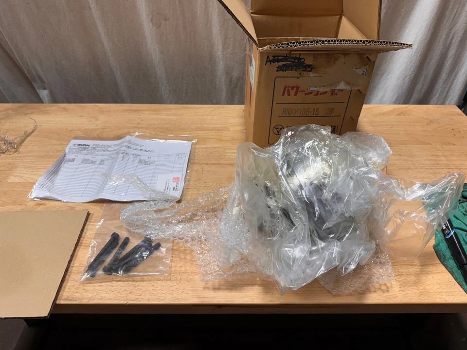 Actuador de cilindro giratorio hidráulico centro cerrado 180E MMK RNKP105-15 Okuma Foto 3 de 4