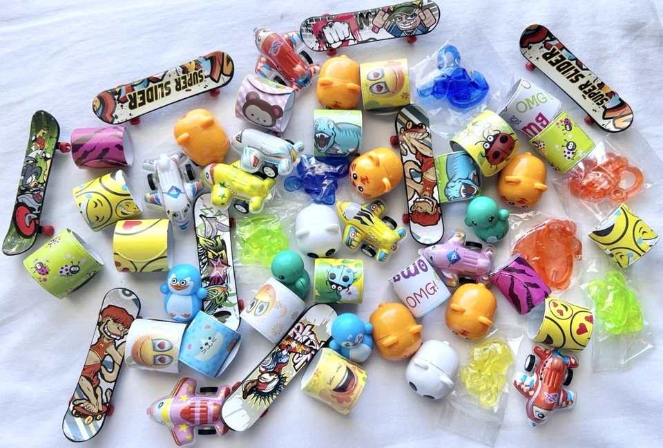 Lote de favoritos de festa de aniversário pulseira tapa skate avião brinquedo colecionáveis - Imagem 2 de 4
