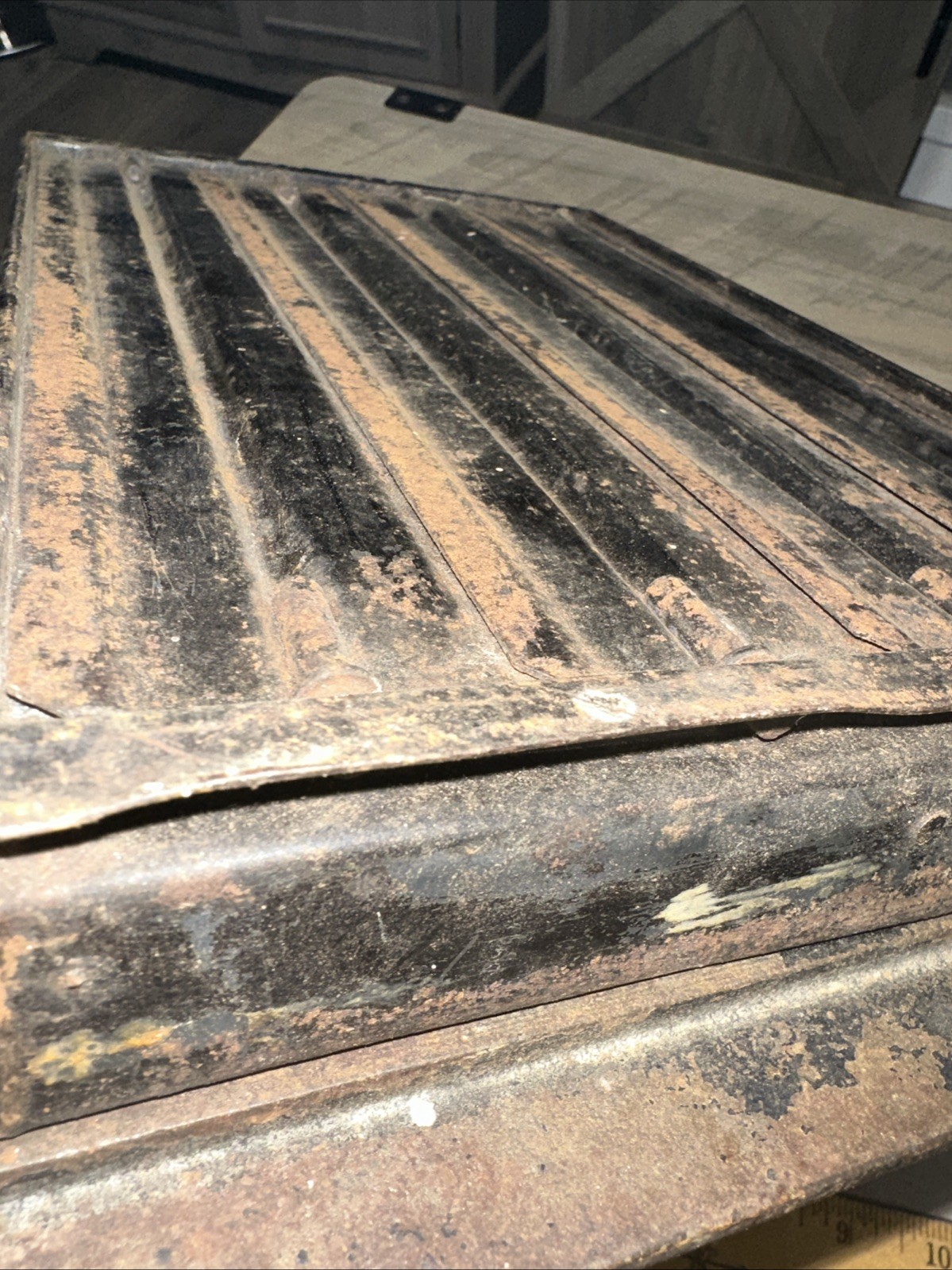 как выглядит Vintage Cast Iron Heat Grate / Floor Register working louvers. From Old House фото