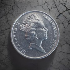 1994 - Australian Queen Elizabeth II, 5 Cents ( Off Centre ) Coin Error. #1.