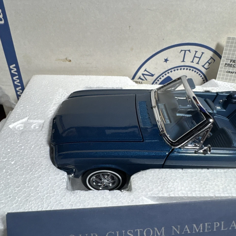 FRANKLIN MINT 1964 1/2 FORD MUSTANG CONVERTIBLE BLUE B11E303 LE # 0094/2500 - Image 2 of 4
