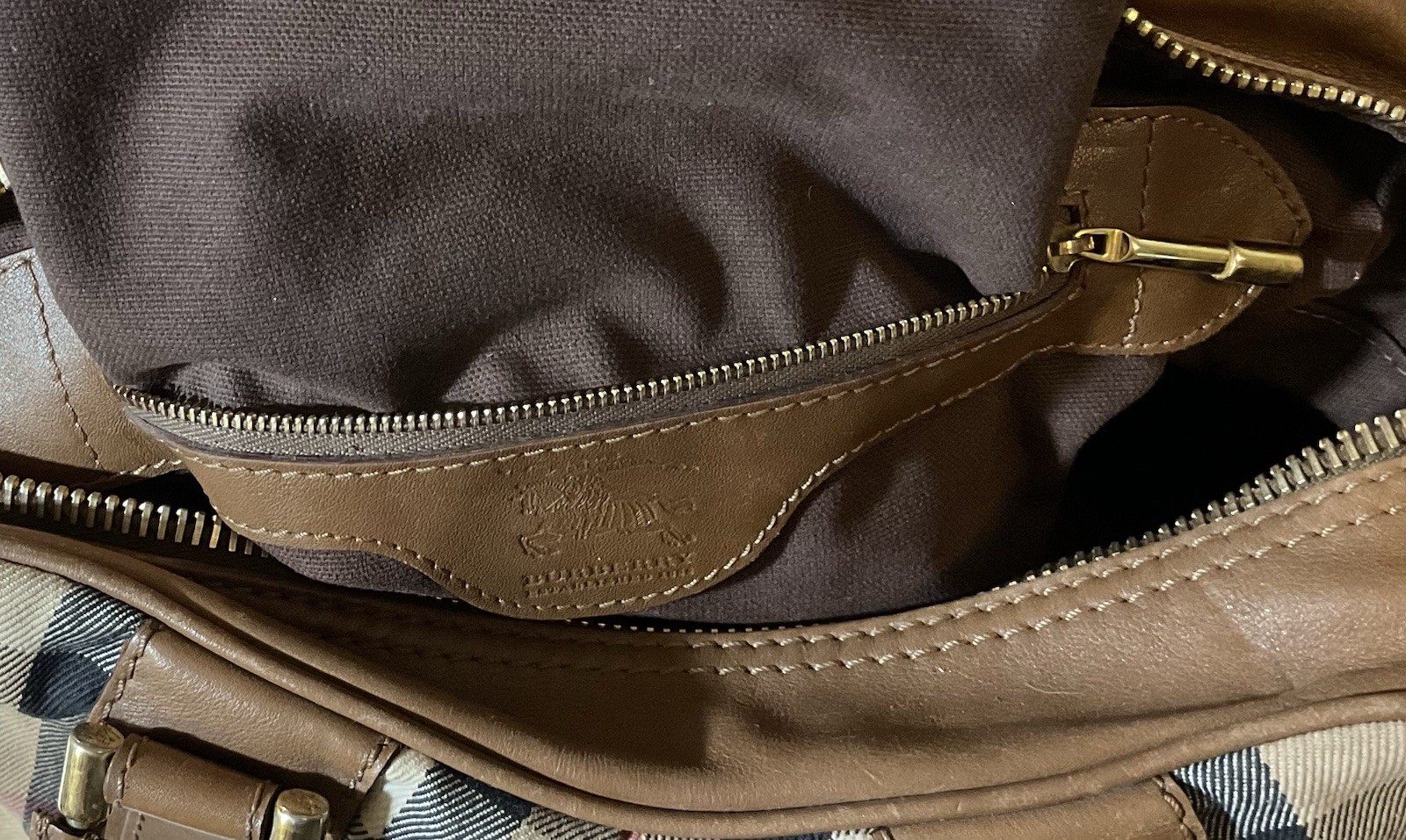 Burberry Brown & Beige House Check Fabric & Leather Ashbury Knight Handbag Italy thumbnail 15