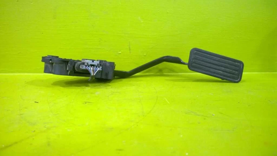 06 RAINIER GAS ACCELERATOR PEDAL OEM 3278-4 - Image 2 of 4