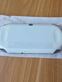 SONY PS Vita PCH-1100 Crystal white CIB W/ Charger