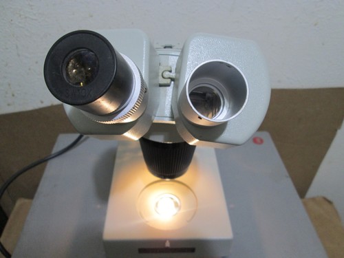 Fisher Scientific SCW-30L STEREOMASTER Microscope - Picture 2 of 23