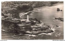 AOHP8-0670-64 - BIARRITZ - vus aérienne - le phare - les falaises - la grande