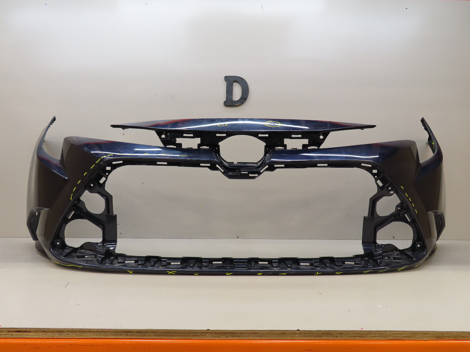 2020 2021 2022 TOYOTA COROLLA FRONT BUMPER COVER OEM 52119-02N91  